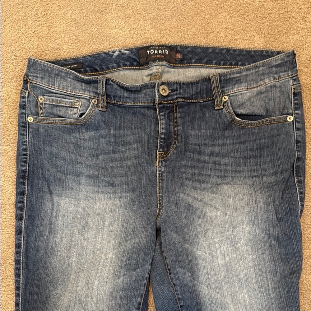 Torrid Classic Women's Blue Jeans - Picture 3 of 5